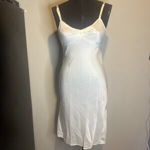 Vintage Repose Full Slip Knee Length Small White Union Tag